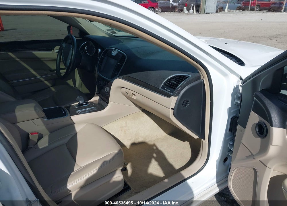 2014 CHRYSLER 300 VIN: 2C3CCAAG4EH340040