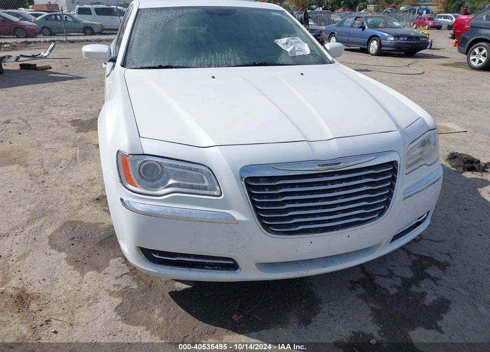 2014 CHRYSLER 300 VIN: 2C3CCAAG4EH340040