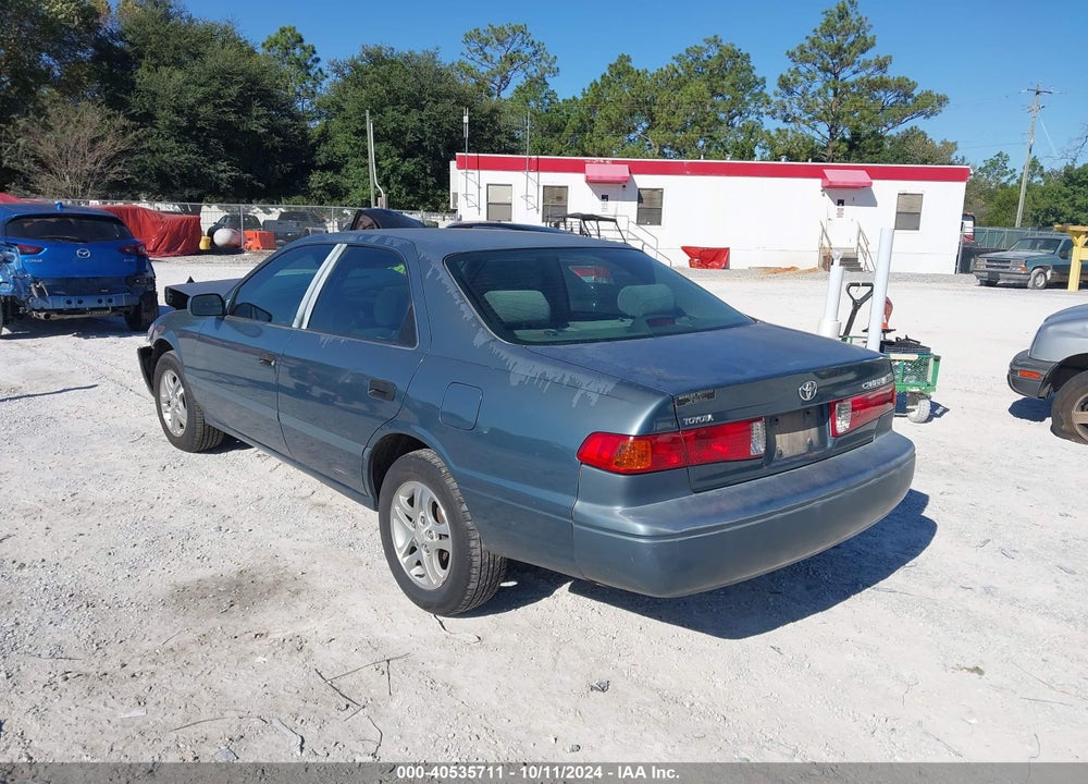 2000 TOYOTA CAMRY LE VIN: 4T1BG22K2YU975372