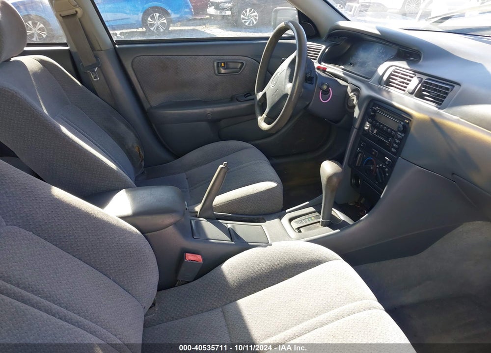 2000 TOYOTA CAMRY LE VIN: 4T1BG22K2YU975372