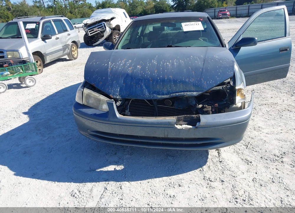 2000 TOYOTA CAMRY LE VIN: 4T1BG22K2YU975372
