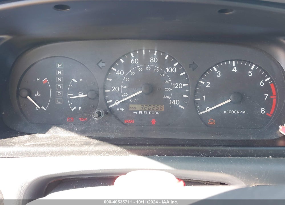 2000 TOYOTA CAMRY LE VIN: 4T1BG22K2YU975372