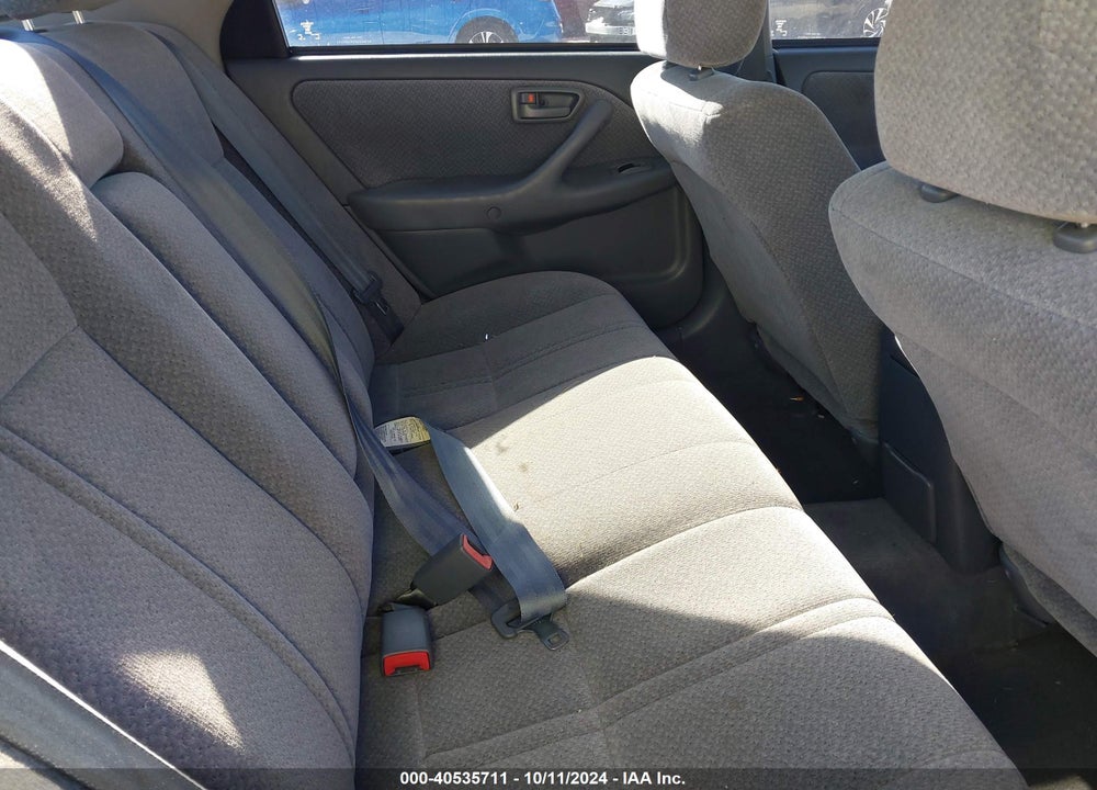 2000 TOYOTA CAMRY LE VIN: 4T1BG22K2YU975372