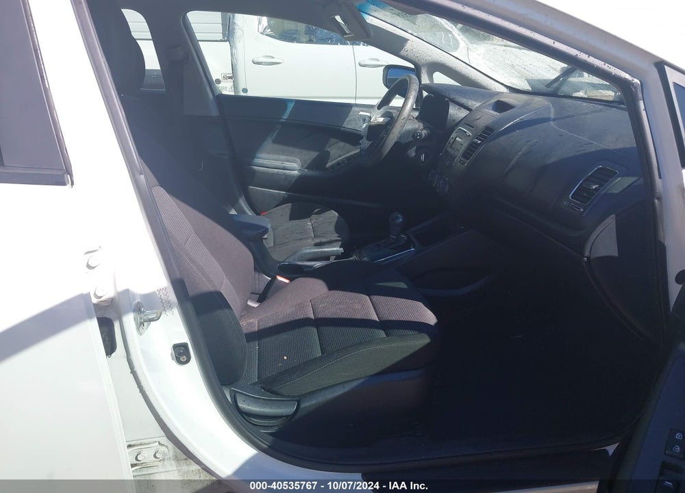 2017 KIA FORTE VIN: KNAFK5A84H5725537