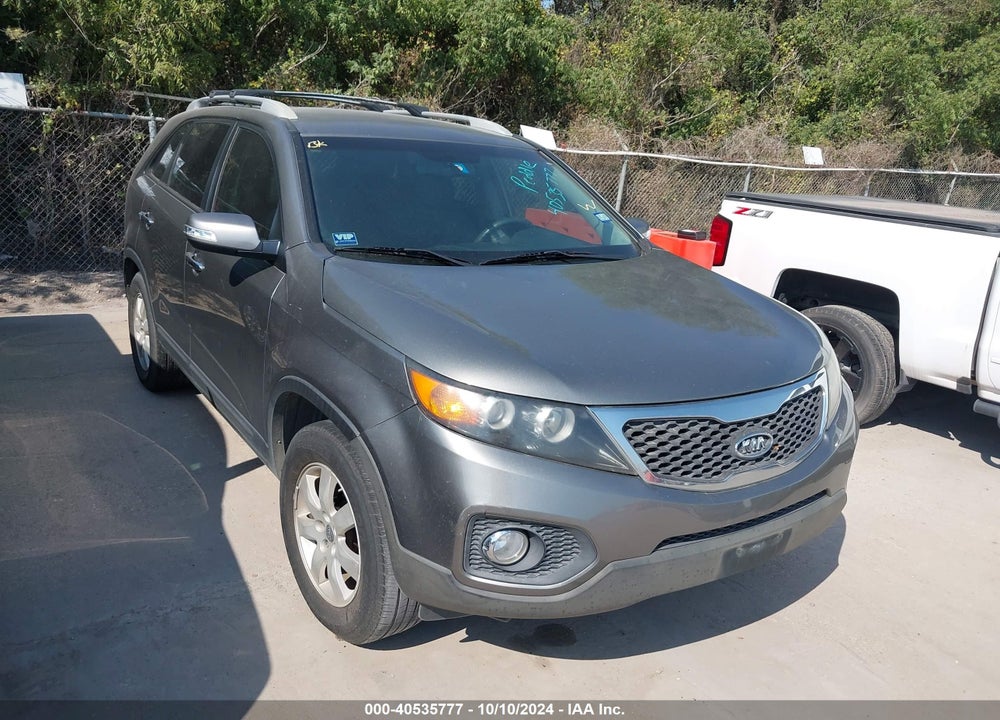 2013 KIA SORENTO LX VIN: 5XYKT3A67DG353274