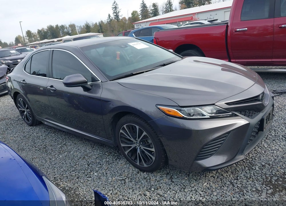 2018 TOYOTA CAMRY SE VIN: 4T1B11HK3JU610515