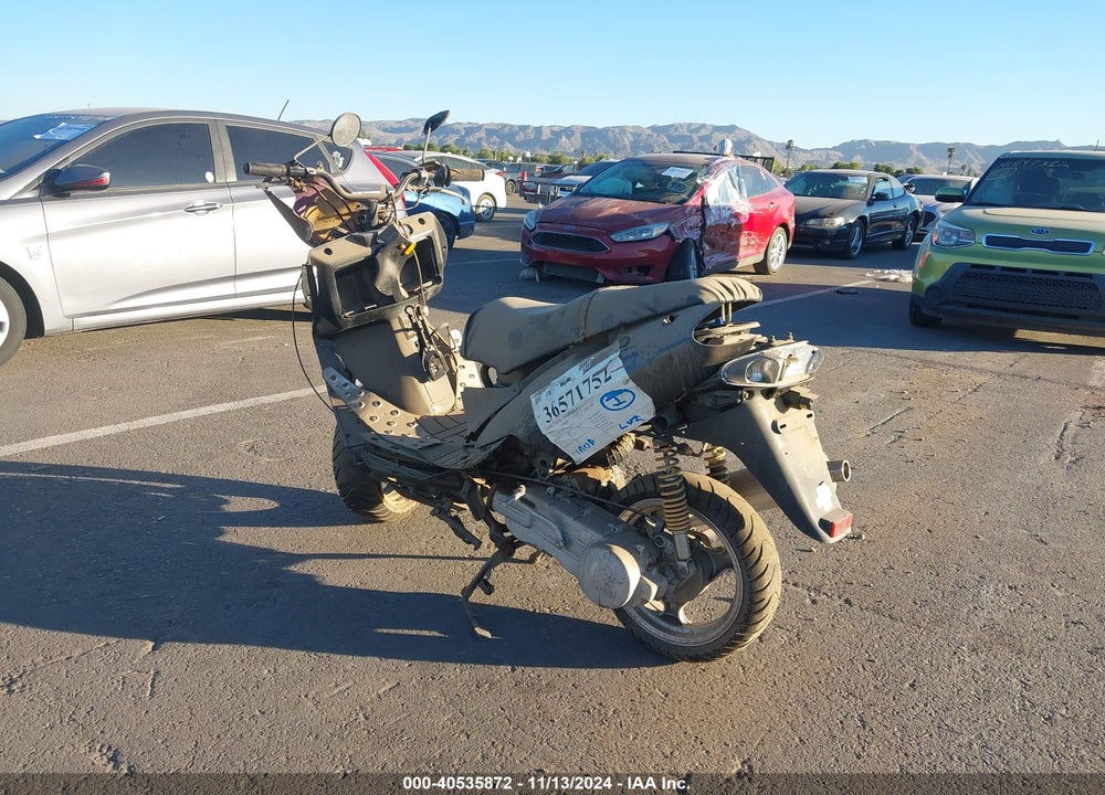 2011 YIBEN MD150T VIN: LYDTCKPF4B1500978