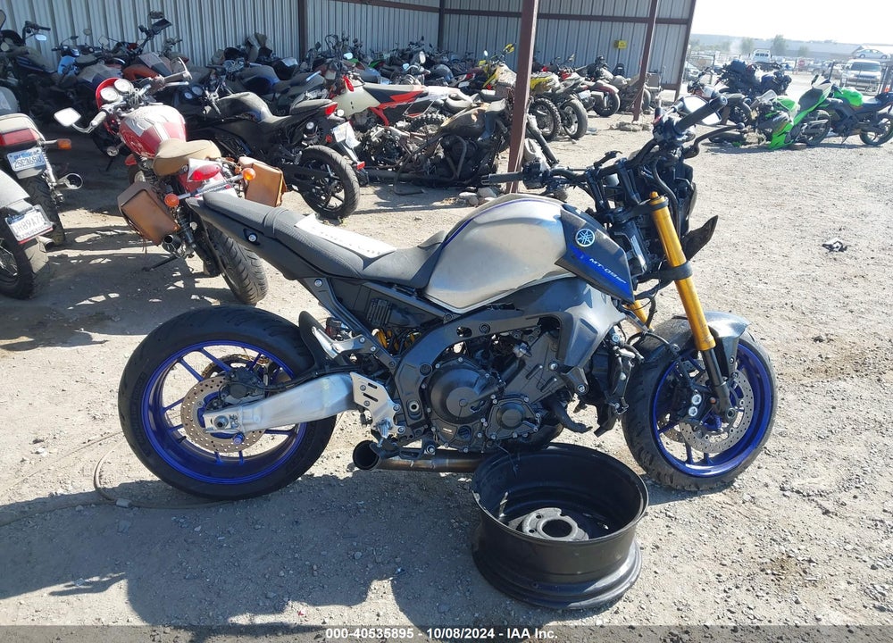 2022 YAMAHA MT09 DC VIN: JYARN72Y3NA000429