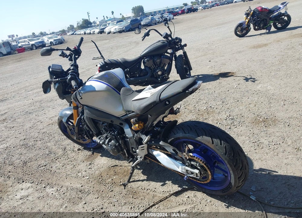 2022 YAMAHA MT09 DC VIN: JYARN72Y3NA000429