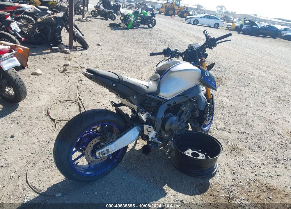 2022 YAMAHA MT09 DC VIN: JYARN72Y3NA000429