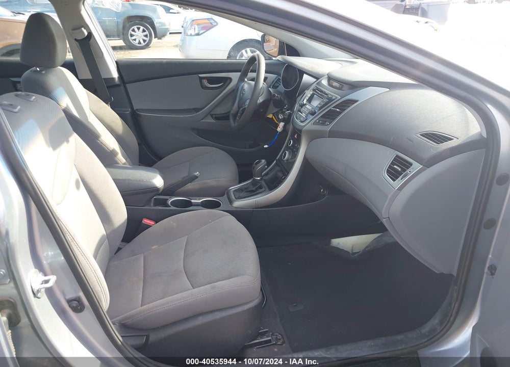 2015 HYUNDAI ELANTRA SE VIN: 5NPDH4AE0FH636795