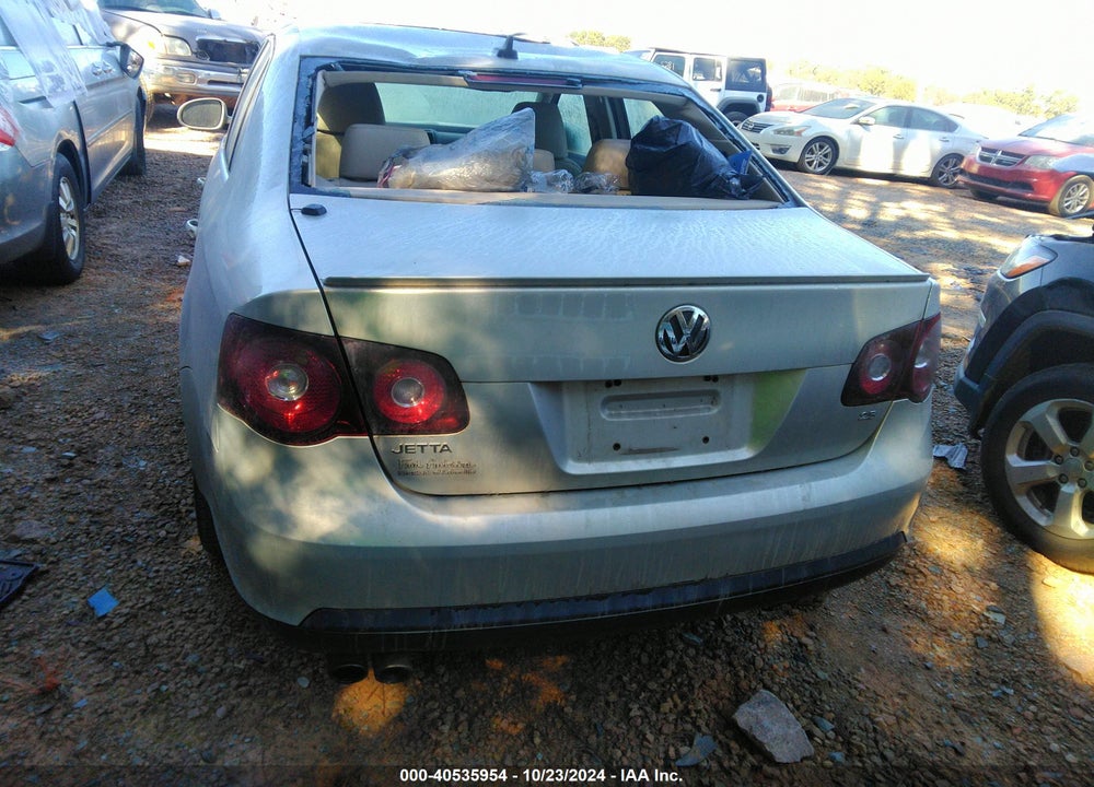 2010 VOLKSWAGEN JETTA SE VIN: 3VWRX7AJ9AM053603