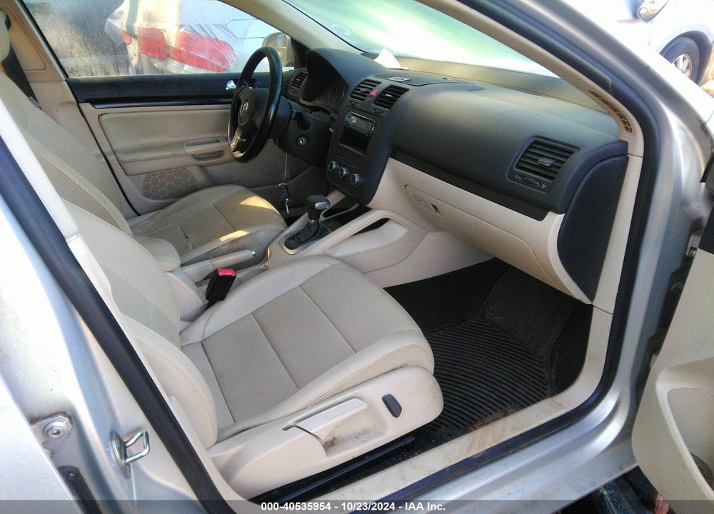 2010 VOLKSWAGEN JETTA SE VIN: 3VWRX7AJ9AM053603