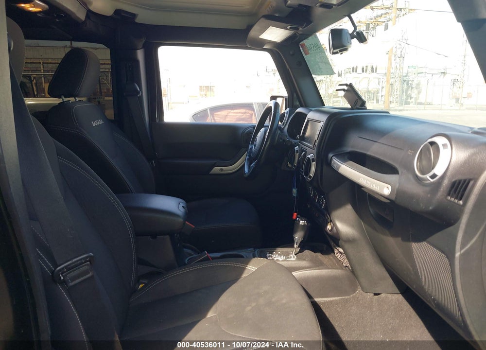2016 JEEP WRANGLER UNLIMITED SAHARA VIN: 1C4BJWEG3GL135402