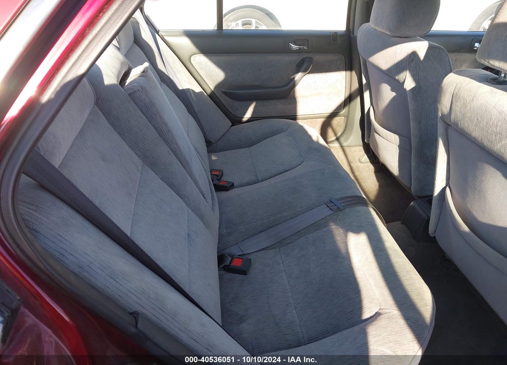 1992 HONDA ACCORD LX VIN: 1HGCB7655NA002882