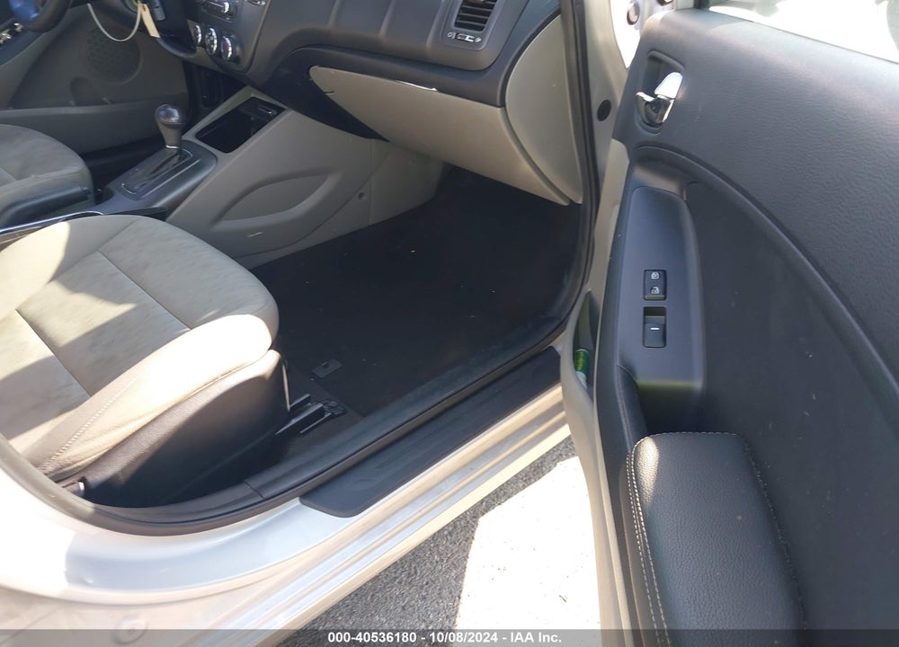 2015 KIA FORTE LX VIN: KNAFK4A6XF5431209