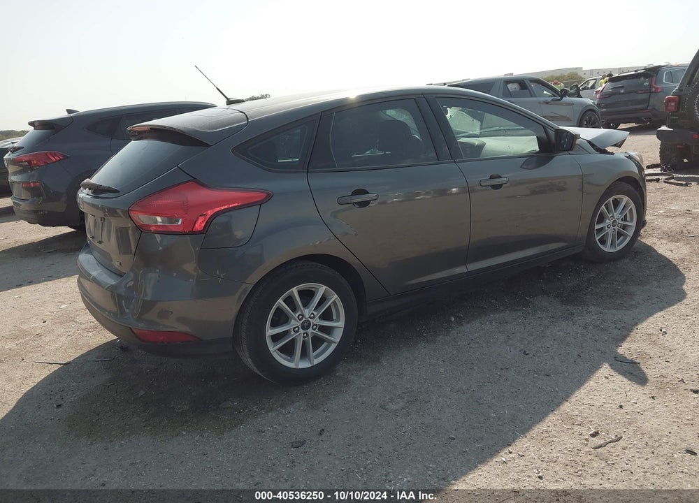 2017 FORD FOCUS SE VIN: 1FADP3K22HL324533