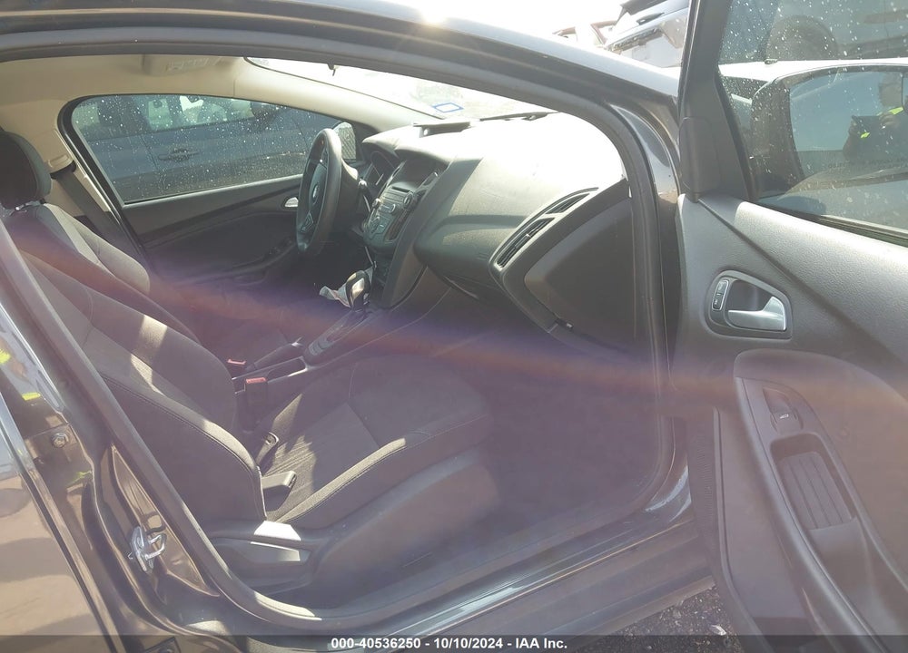 2017 FORD FOCUS SE VIN: 1FADP3K22HL324533