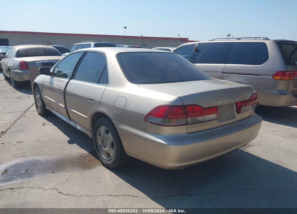 2001 HONDA ACCORD 3.0 EX VIN: 1HGCG16591A069820