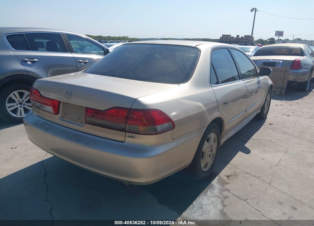 2001 HONDA ACCORD 3.0 EX VIN: 1HGCG16591A069820