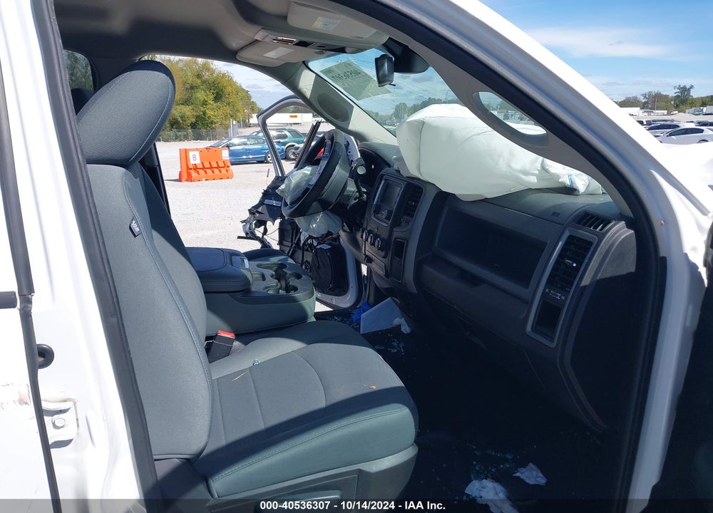 2016 RAM 2500 TRADESMAN VIN: 3C6UR5CL0GG192642