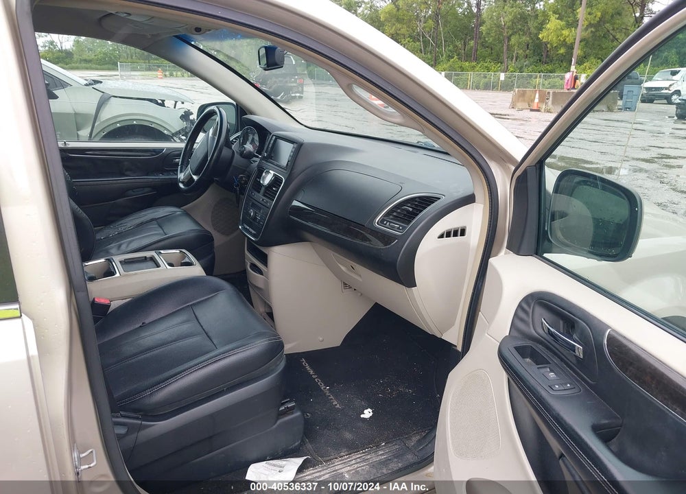 2014 CHRYSLER TOWN & COUNTRY TOURING VIN: 2C4RC1BG8ER218263