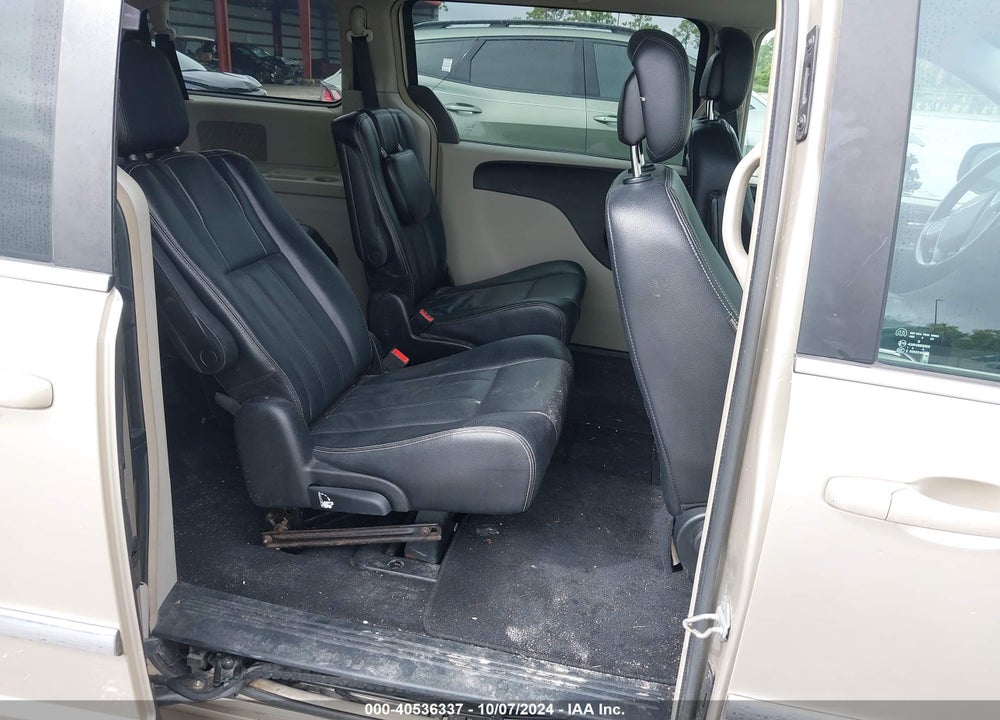 2014 CHRYSLER TOWN & COUNTRY TOURING VIN: 2C4RC1BG8ER218263