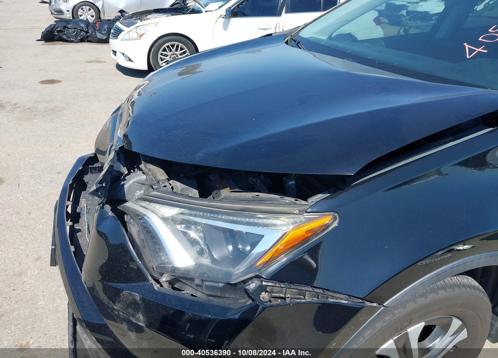 2018 TOYOTA RAV4 LE VIN: 2T3ZFREV0JW408414
