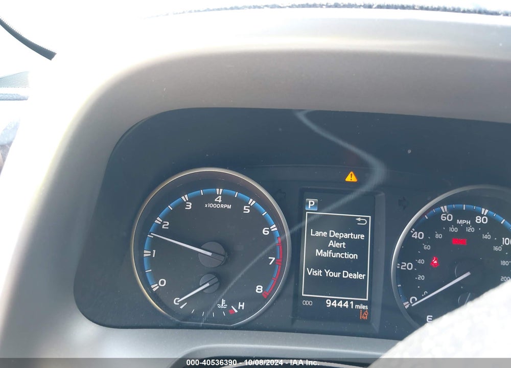 2018 TOYOTA RAV4 LE VIN: 2T3ZFREV0JW408414