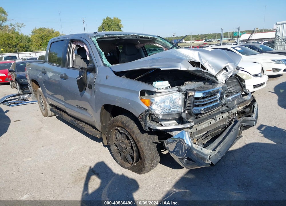 2017 TOYOTA TUNDRA SR5 5.7L V8 VIN: 5TFDW5F17HX596191