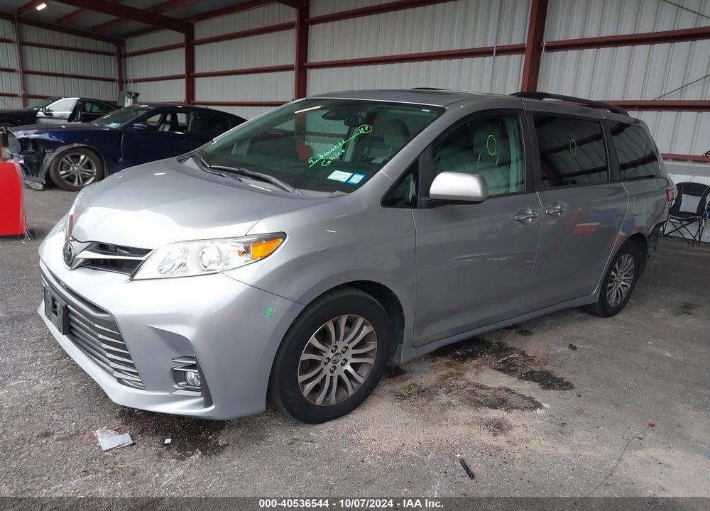 2018 TOYOTA SIENNA XLE 8 PASSENGER VIN: 5TDYZ3DC8JS938647