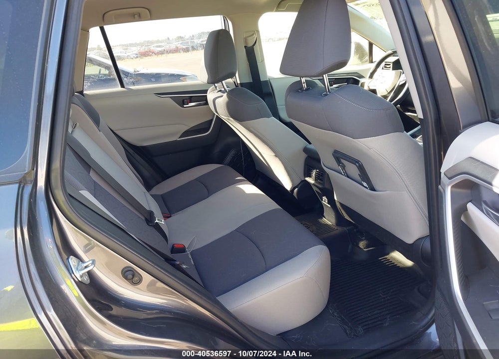 2020 TOYOTA RAV4 XLE VIN: JTMP1RFV1LD050647