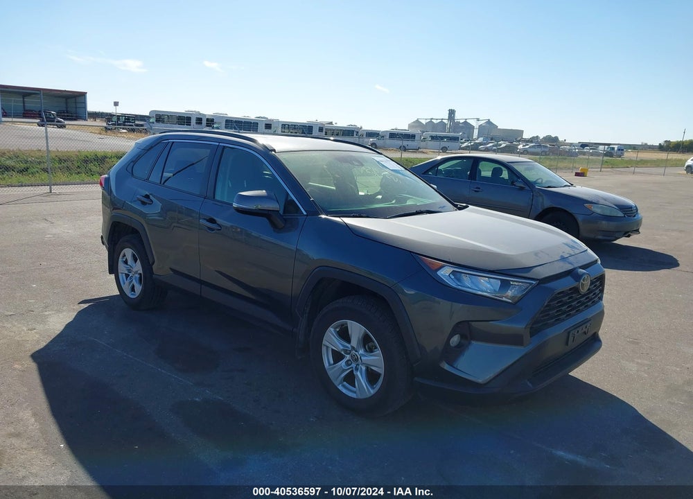 2020 TOYOTA RAV4 XLE VIN: JTMP1RFV1LD050647