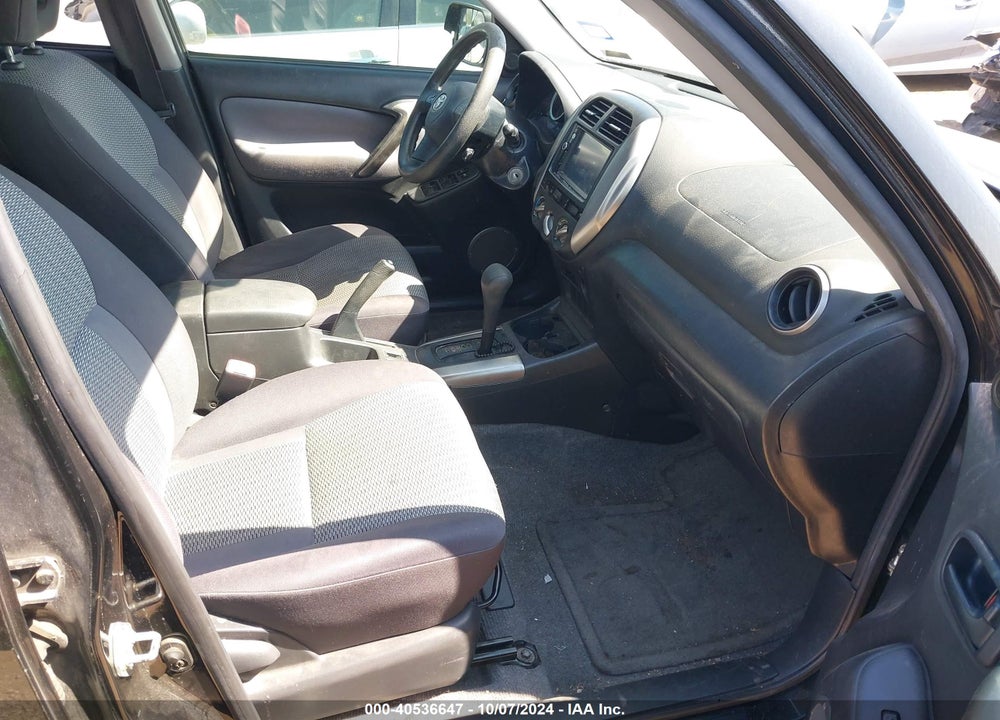 2005 TOYOTA RAV4 VIN: JTEGD20V850079883