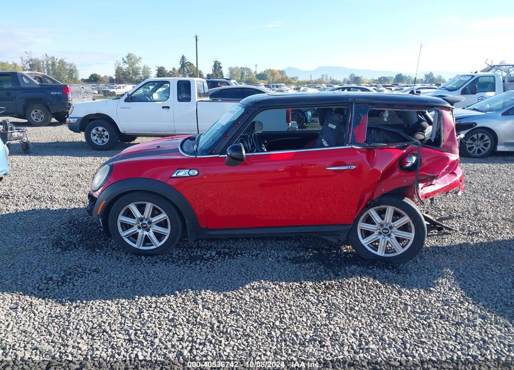 2009 MINI COOPER S VIN: WMWMF73549TW81207