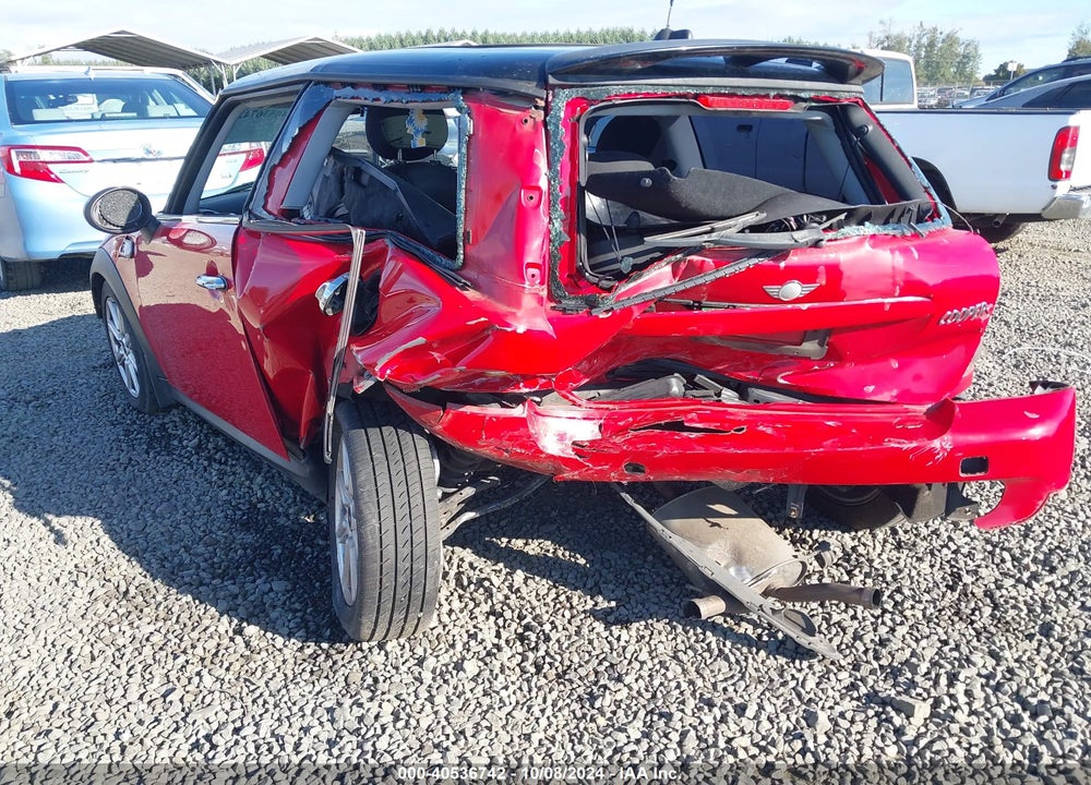 2009 MINI COOPER S VIN: WMWMF73549TW81207
