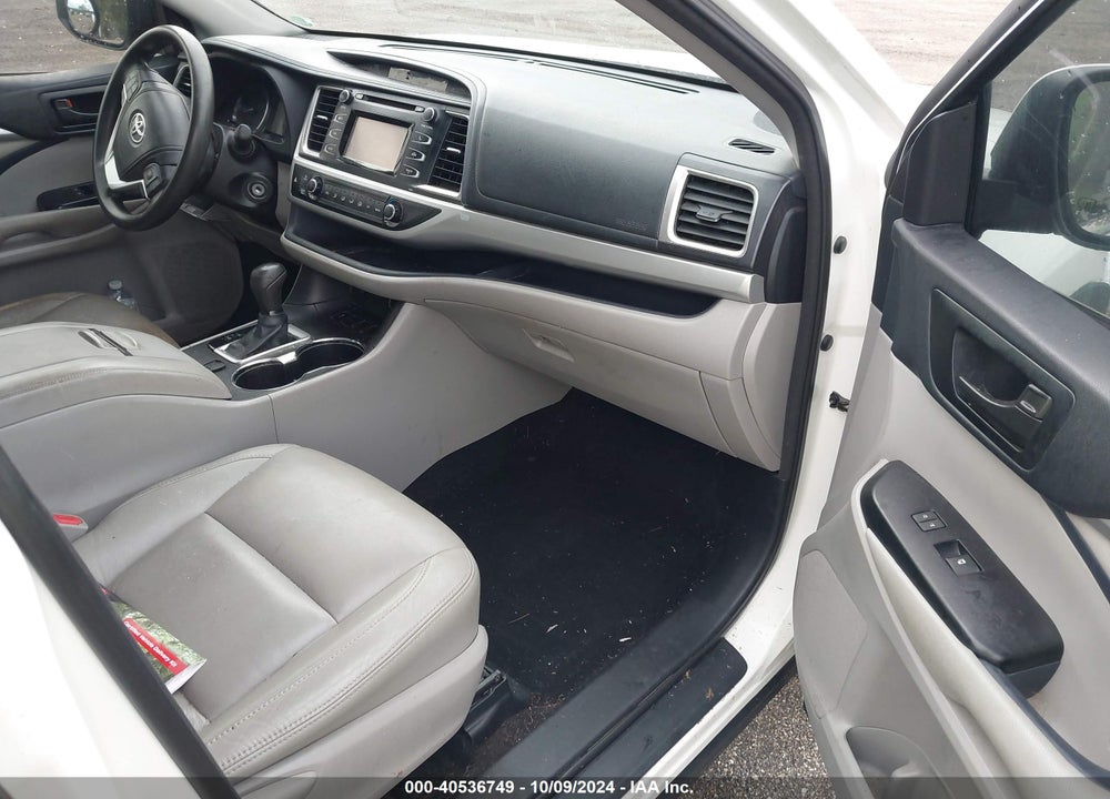 2014 TOYOTA HIGHLANDER LE VIN: 5TDZARFH7ES007683