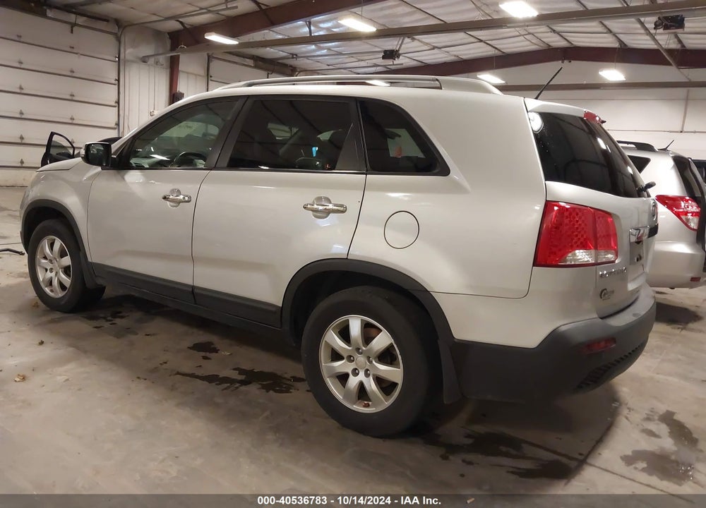 2011 KIA SORENTO LX VIN: 5XYKT3A1XBG184966