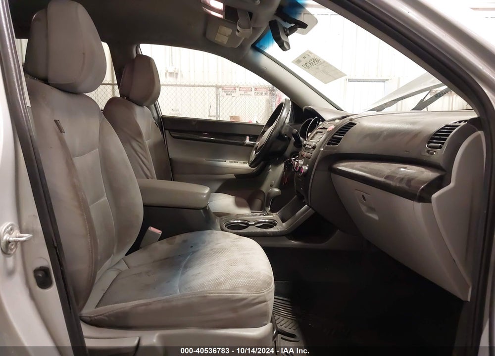 2011 KIA SORENTO LX VIN: 5XYKT3A1XBG184966