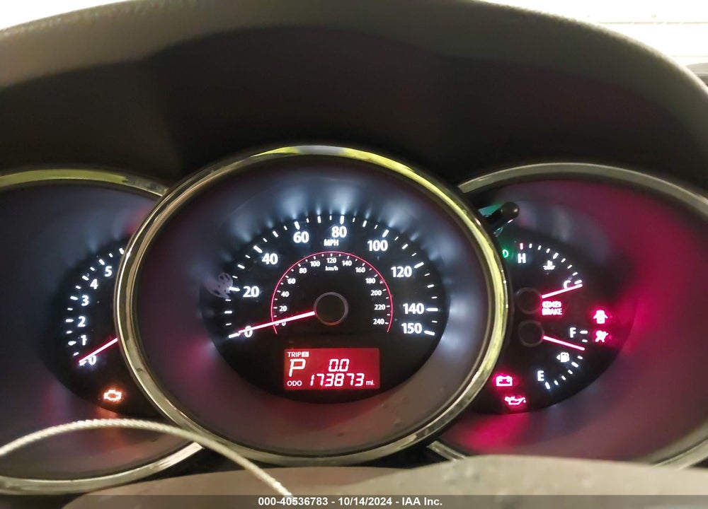 2011 KIA SORENTO LX VIN: 5XYKT3A1XBG184966