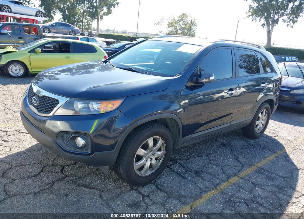 2013 KIA SORENTO LX VIN: 5XYKT4A61DG312497