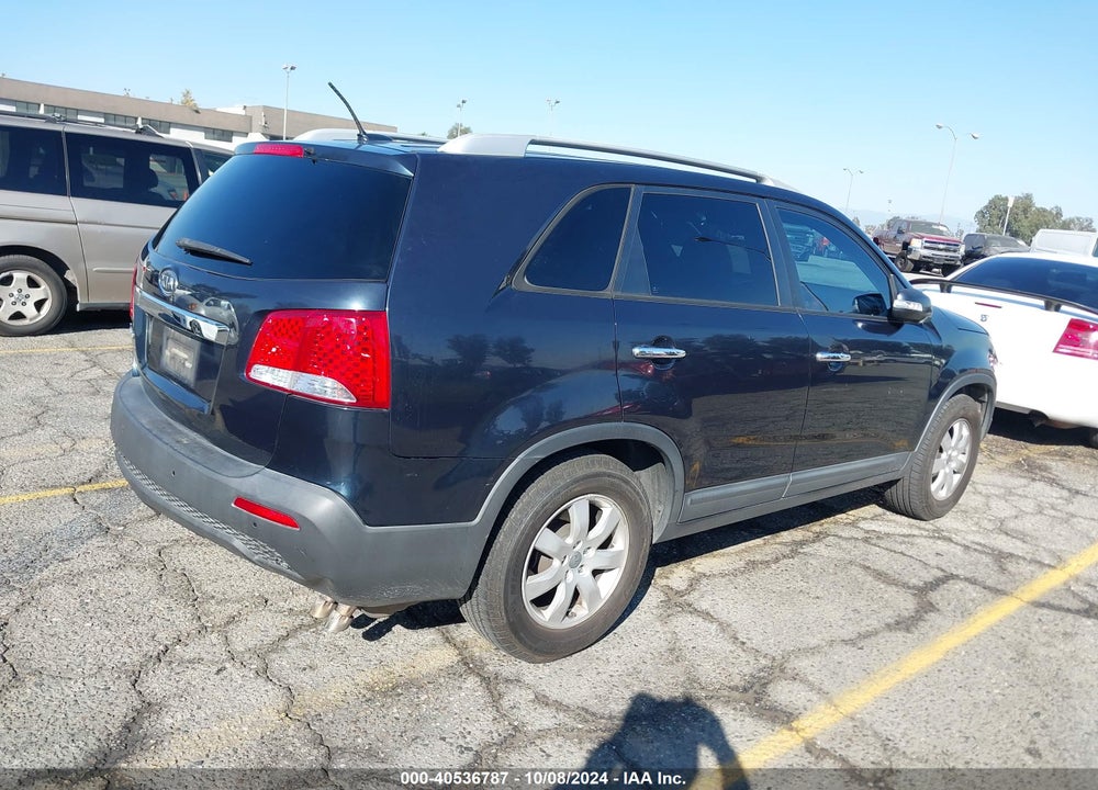 2013 KIA SORENTO LX VIN: 5XYKT4A61DG312497