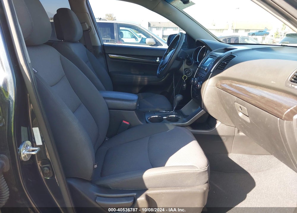 2013 KIA SORENTO LX VIN: 5XYKT4A61DG312497