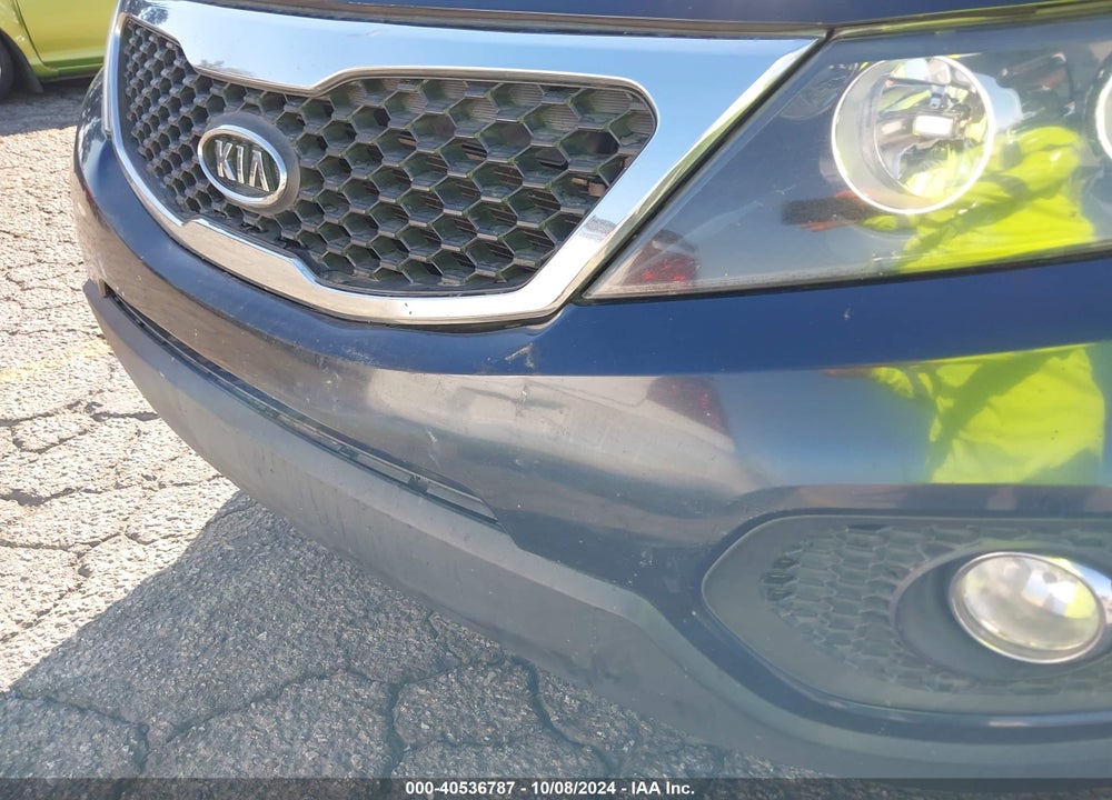 2013 KIA SORENTO LX VIN: 5XYKT4A61DG312497