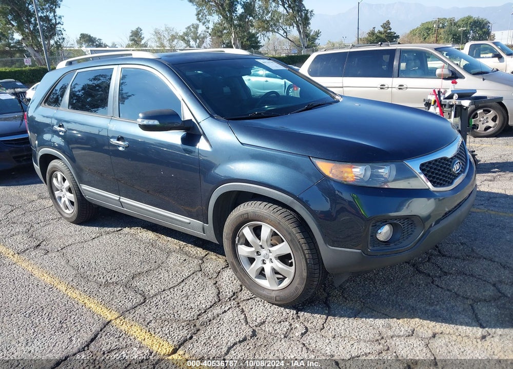 2013 KIA SORENTO LX VIN: 5XYKT4A61DG312497