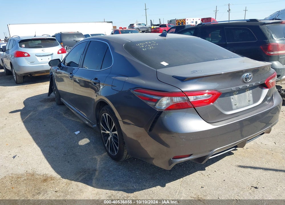 2019 TOYOTA CAMRY SE VIN: 4T1B11HK5KU772275