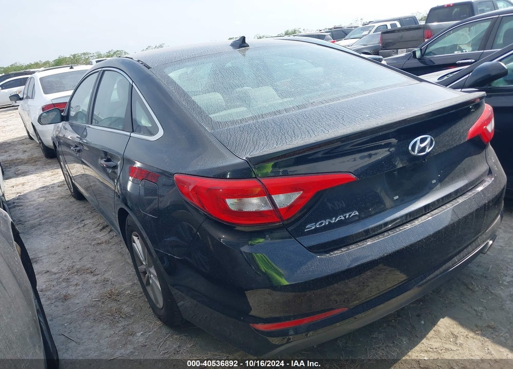 2015 HYUNDAI SONATA SE VIN: 5NPE24AF6FH011591