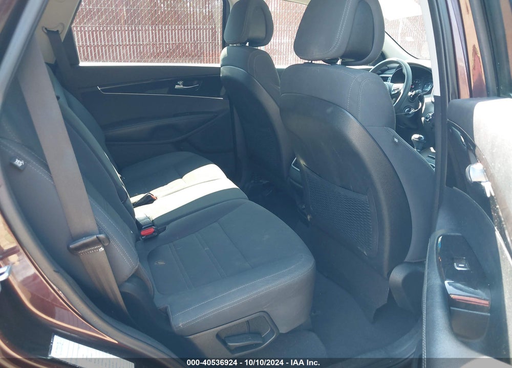 2016 KIA SORENTO 3.3L LX VIN: 5XYPGDA57GG046313