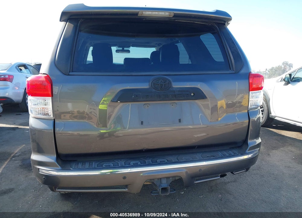 2011 TOYOTA 4RUNNER SR5 V6 VIN: JTEZU5JR2B5027420