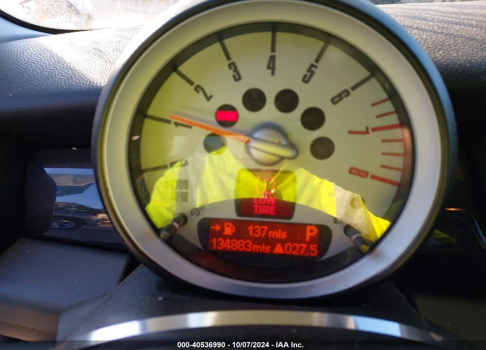 2009 MINI COOPER S VIN: WMWMF73559TW84780